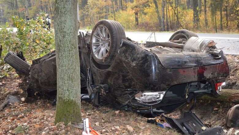 BMW 28-letniego kierowcy zostało całkowicie zniszczone.