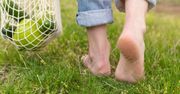 Jeśli chcesz być szczęśliwszy, zacznij chodzić boso. Twoje samopoczucie zmieni się od razu