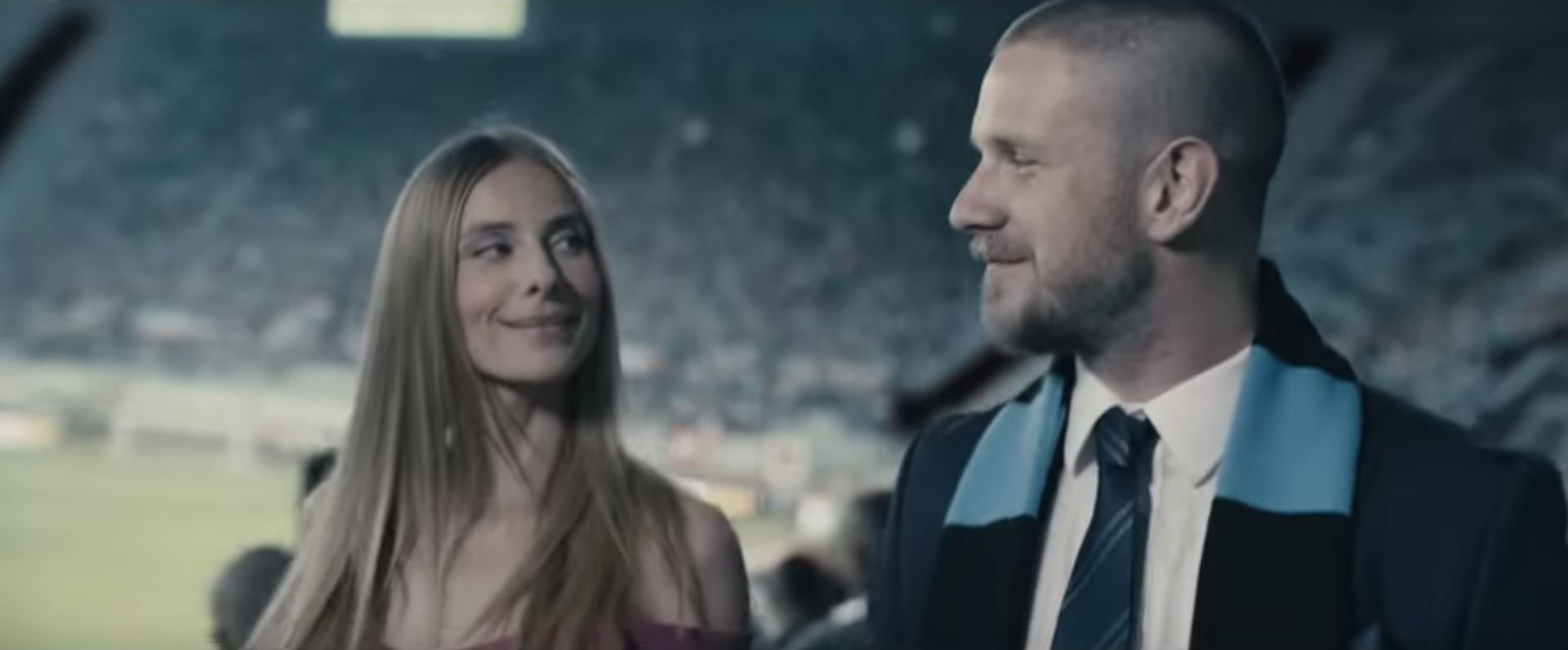 Antek Królikowski gra prezesa klubu w najnowszym filmie Patryka Vegi "Bad Boy"