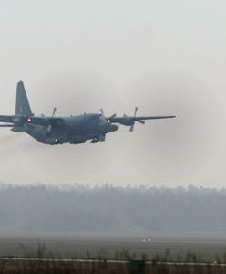 Kraków: awaryjne lądowanie samolotu Hercules C130 na lotnisku w Balicach