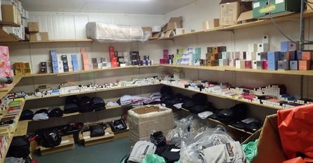 Podróbki perfum i odzieży za 3 miliony złotych. Wielka akcja CBŚP pod Łodzią