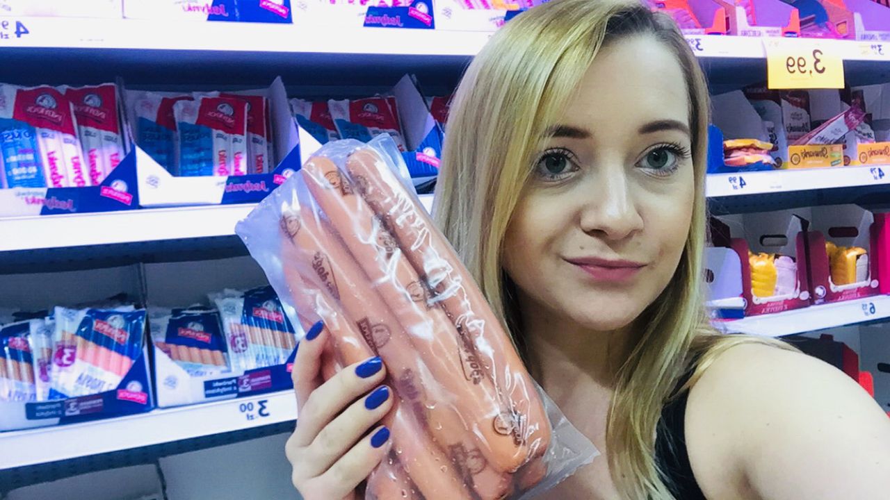 30 proc. mięsa w kiełbasie, zmielona masa mięsno-kostna w parówkach! To sprzedaje się w polskich sklepach 