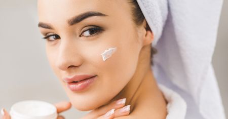 Luksusowy krem na noc – spraw sobie prezent na 8 marca