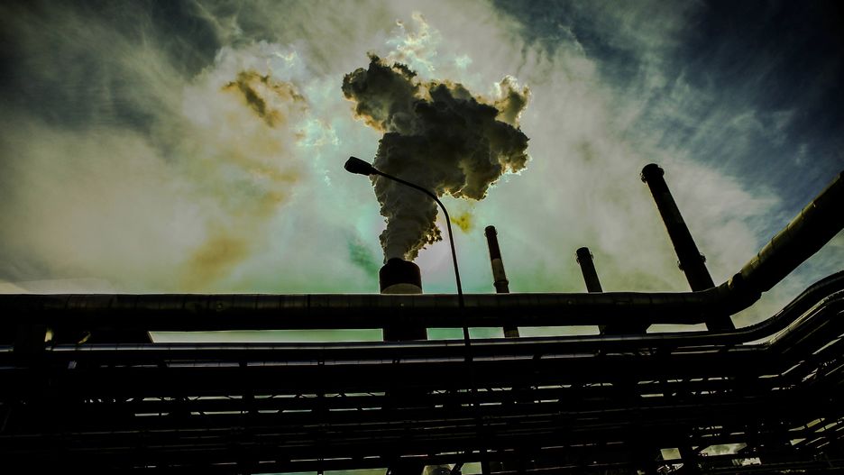 Rząd w Holandii otrzymał nakaz redukcji emisji CO2 do 2020 r.