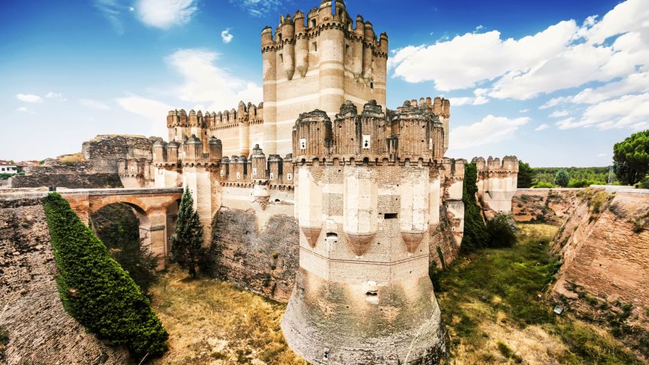 Castillo de Coca w Hiszpanii jest perłą architektury militarnej