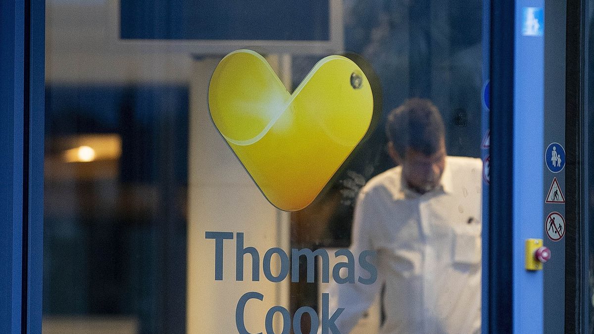 Szacuje się, że w chwili upadku ponad 600 tys. klientów na całym świecie miało wykupione wycieczki i pobyty wypoczynkowe u Thomasa Cooka. 