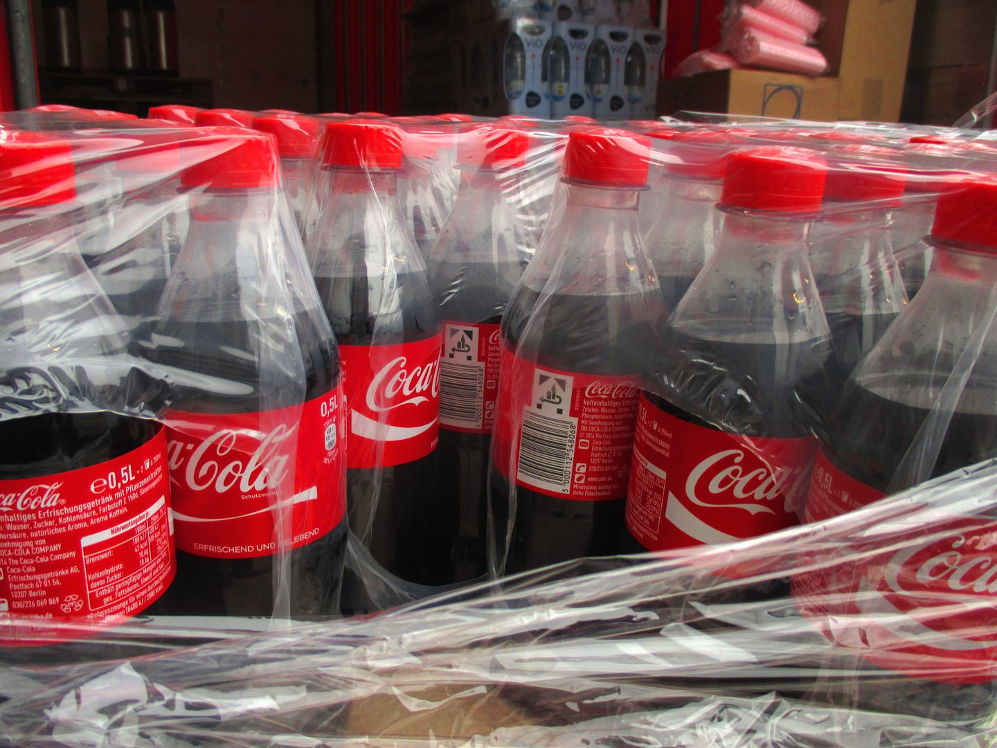 Coca-Cola nie chce póki co rezygnować z plastikowych butelek