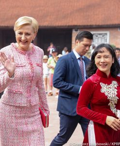 Wietnamska przygoda pierwszej damy. Takiej jej jeszcze nie widzieliśmy