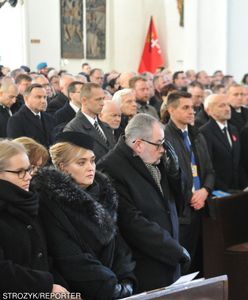 Ostatnie pożegnanie Adamowicza. Urzędnicy państwowi w dalszych rzędach