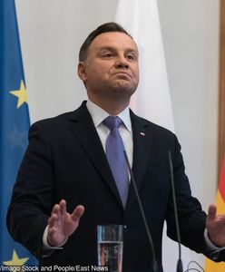 Andrzej Duda w Berlinie. Tłumaczy zależność między żarówką energooszczędną a demokracją