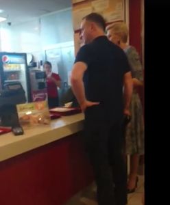 Andrzej Dera dostał pytanie o prezydenta Dudę i KFC. Kuriozalna odpowiedź: to ważna rzecz, żeby być z żoną