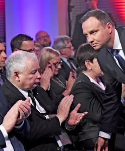 Cios dla Kaczyńskiego. Wyborcy PiS murem za Dudą. Najnowszy sondaż