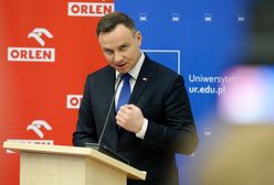 Dziwne zachowanie Dudy podczas przemówienia. "Co to za bełkot?"