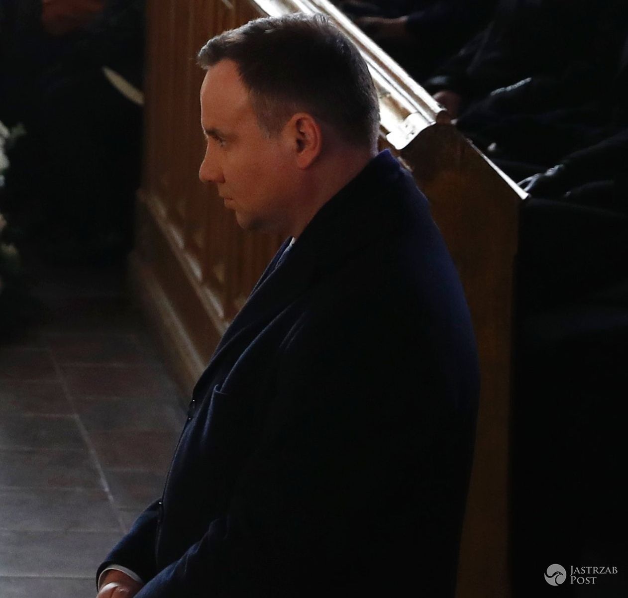 Andrzej Duda uklęknął przed trumną z ciałem Łukasza Urbana