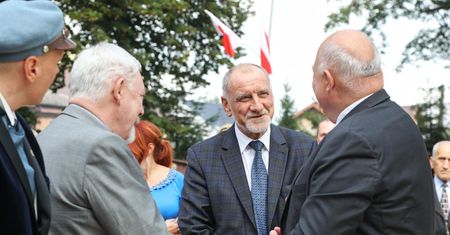 Wyborcze listy PiS. Sprawdzamy oświadczenia majątkowe Jana Dudy i Rafała Muchy