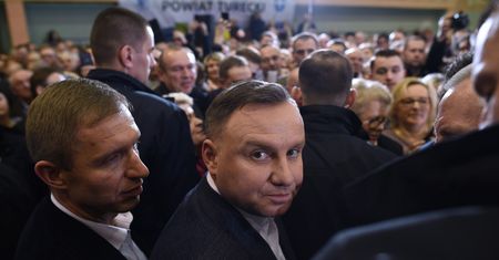 Wybory prezydenckie 2020. Sztab Andrzeja Dudy ma problem z gorliwą fanką