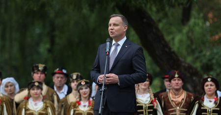 Andrzej Duda apeluje o miłość do lasu. "Sadźmy drzewa!"