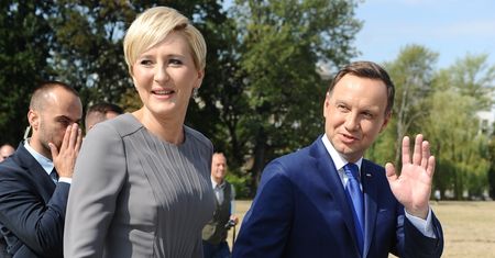 Ile zarabiają pierwsze damy?