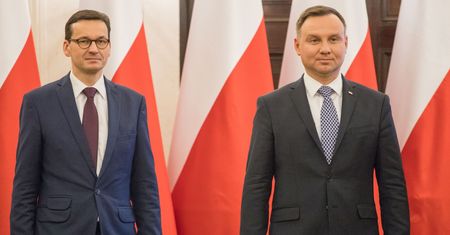Sondaż. Spadek notowań rządu, premiera i prezydenta
