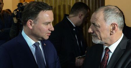 Prof. Jan Duda: syn konsekwentnie realizuje misję. Ojciec prezydenta dziwi się krytyce
