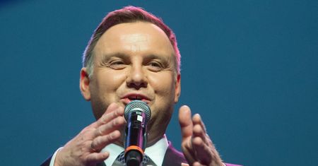Duda "heheszkuje" na Twitterze. "Co za siara"