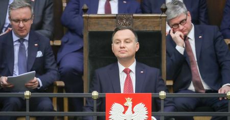 Zmiany w TVP wywołał prezydent Andrzej Duda. Zagroził wetem