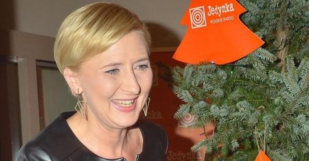 Pierwsza dama odczarowuje kiczowatą kurteczkę i "kupuje" prezenty na święta