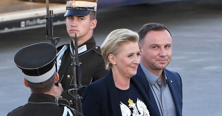T-shirty Dudów pod lupą Amerykanów. W tle poważne zarzuty