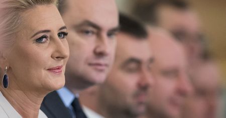 Pensja dla pierwszej damy? Polacy są przeciw [BADANIE]