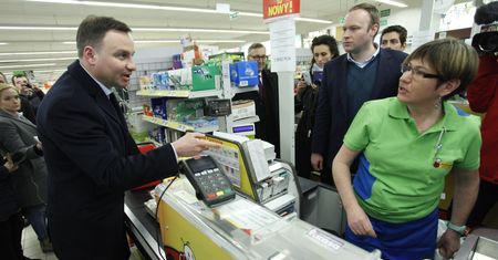 Drożyzna w Polsce. Koszyk prezydenta Dudy droższy o jedną trzecią