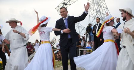 Dariusz Bruncz: Księża na księżyc, czy księża ratujcie? Trzeba się na coś zdecydować