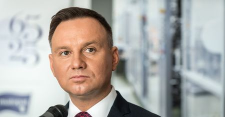 Nocne wpisy Andrzeja Dudy. Na tapecie tragedia w Suszku, a potem nagle: Wow! Wszystkiego najlepszego!