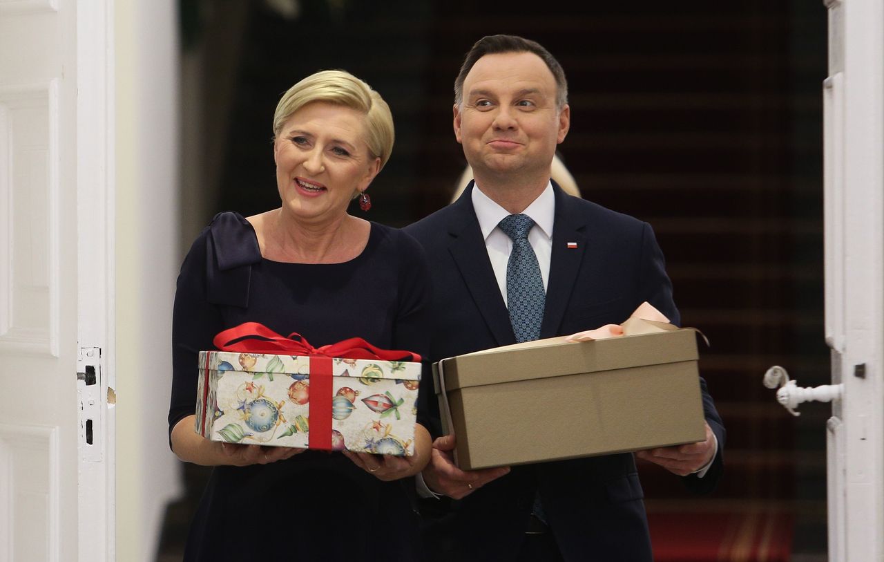 W Pałacu Prezydenckim już święta. Agata Duda w sukience jak prezent