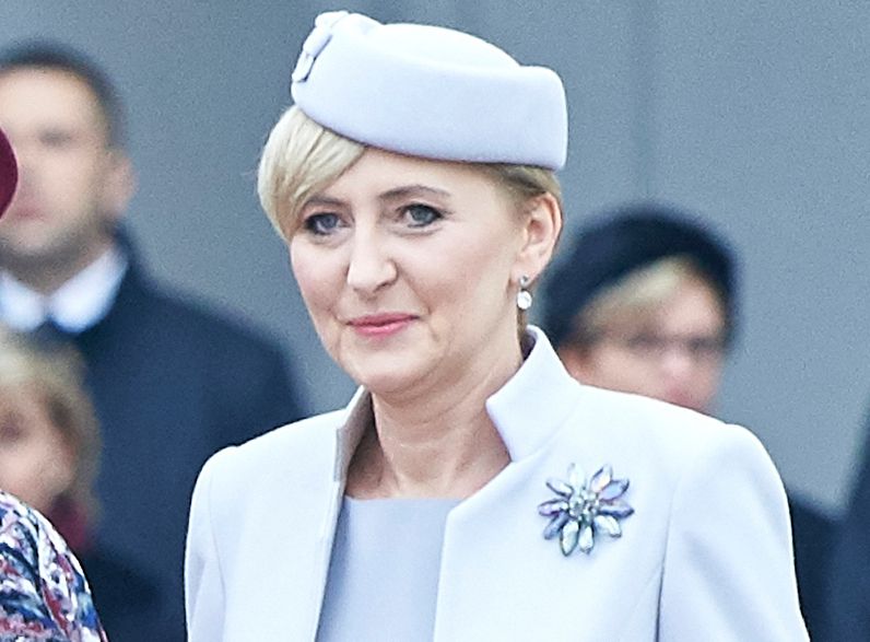 Czy Agata Duda powinna zabrać głos w sprawie aborcji?