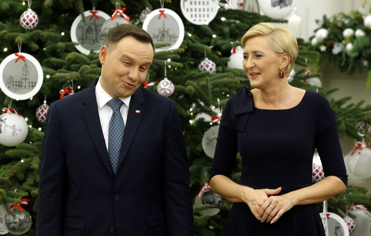 "Pierwszy prezydent z własną kolędą". Kpiny z Dudy. Mamy nagranie