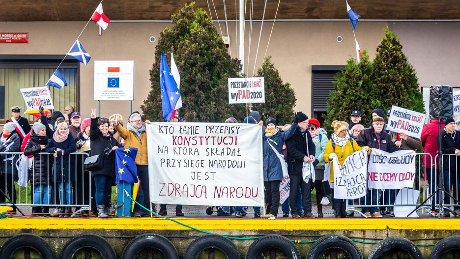 Zakłócali przemówienia Andrzeja Dudy. Policja z Wejherowa i Pucka sformułowana zarzuty.