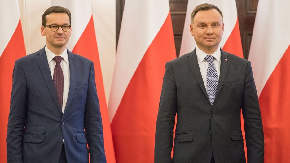 Sondaż. Mateusz Morawiecki i Andrzej Duda z nieco niższymi notowaniami