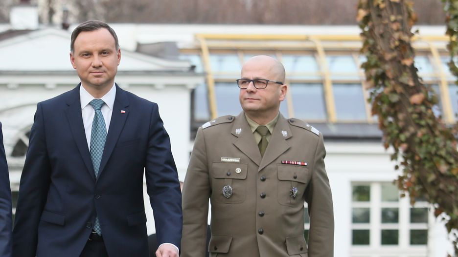 Generał Jarosław Kraszewski - to o niego toczy się wojna pomiędzy prezydentem Dudą a ministrem Antonim Macierewiczem