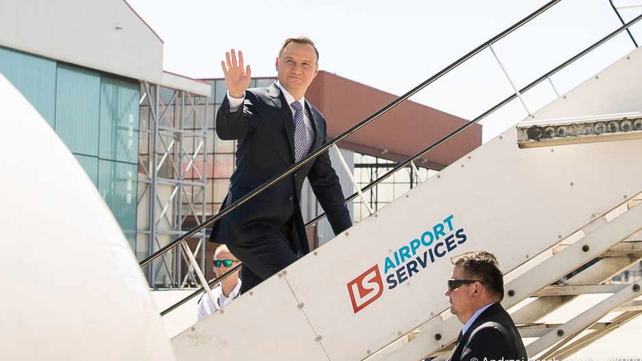 Prezydent Andrzej Duda w drodze do Brukseli