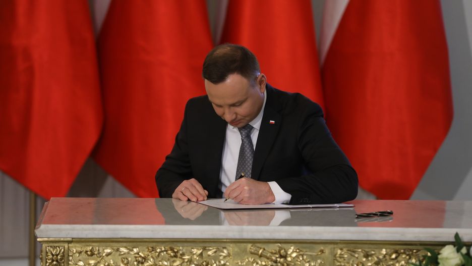 Prezydent Andrzej Duda podpisał ustawę ograniczającą handel w niedziele
