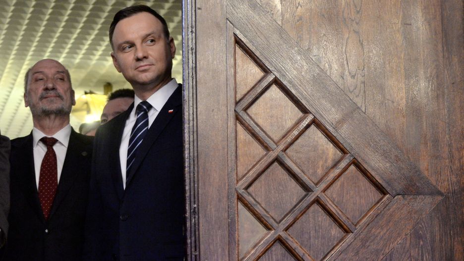 Prezydent i szef MON przed konferencją w środę 