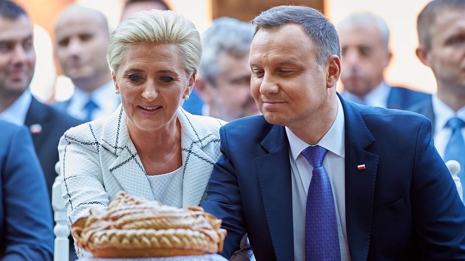 Agata Kornhauser-Duda towarzyszy mężowi podczas dożynek w Spale. Sierpień 2018 roku.