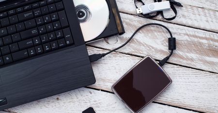 Dysk zewnętrzny czy pendrive? Na co się zdecydować?