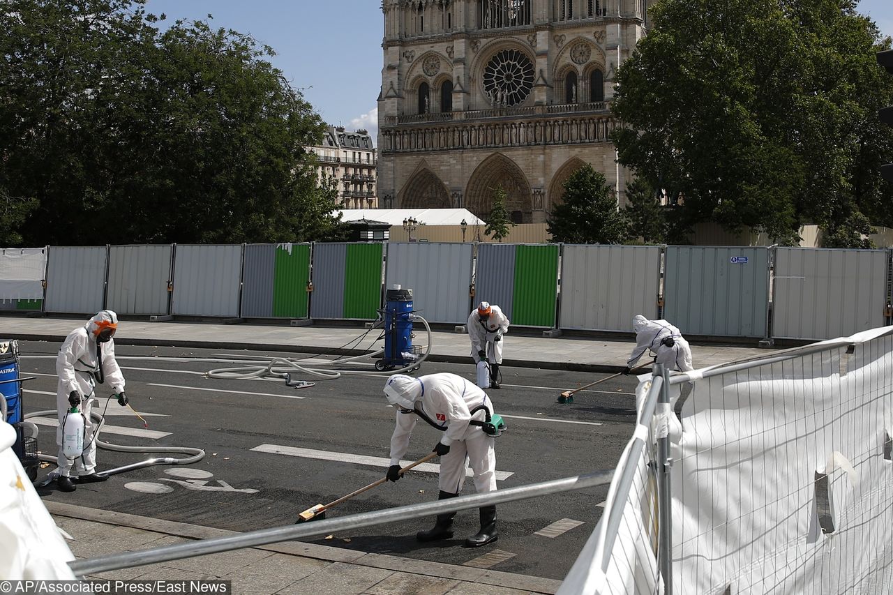 Notre Dame. Robotnicy wrócili do odbudowy. Czy zanieczyszczenie ołowiem już nie zagraża zdrowiu?