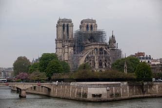 Katedra Notre Dame nie była ubezpieczona? Darczyńcy przekażą zawrotną sumę na jej odbudowę