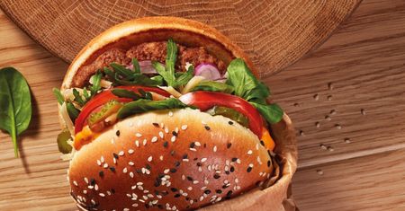 Nowa oferta gastronomiczna Shella. Na stacjach pojawi się marka deli by Shell