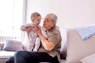 Mama 4 plus: Emerytura dla matek z czwórką dzieci. Program wchodzi w życie już od 1 marca 2019. Sprawdzamy, komu przysługuje.