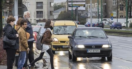 Pieszy z pierwszeństwem na pasach. Mandaty nauczą nas kultury?