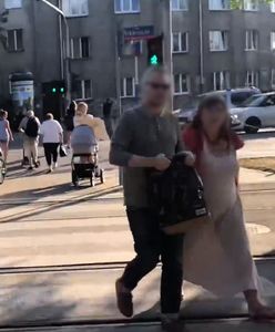 Wpadka urzędnika. Świadek nagrał jego chodnikowe manewry