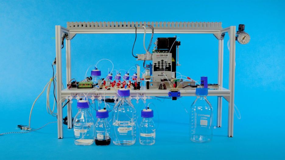 Biologiczno-elektroniczna konstrukcja, stanowiąca 5-bajtową pamięć trwałą